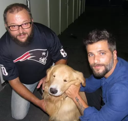 Famosos Felizes com Salt Golden